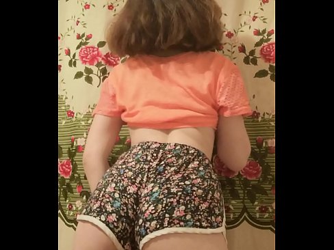 ❤️ Szexi fiatal csaj vetkőzteti le a rövidnadrágját a kamera előtt. ❤️❌ Csak pornó at hu.tube-sexer.ru ❌
